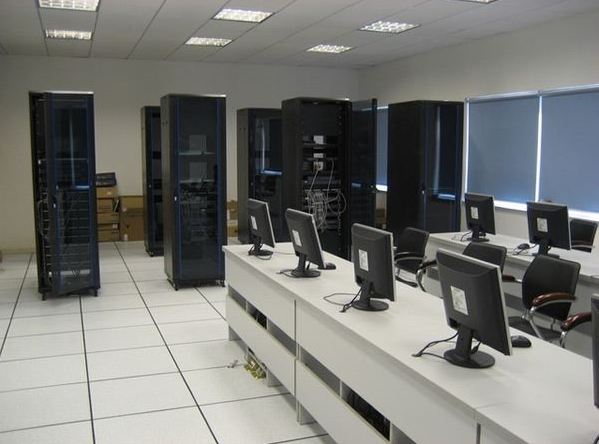 弱電機房建設(shè)與裝修方案 實現(xiàn)高效計算機系統(tǒng)服務(wù)